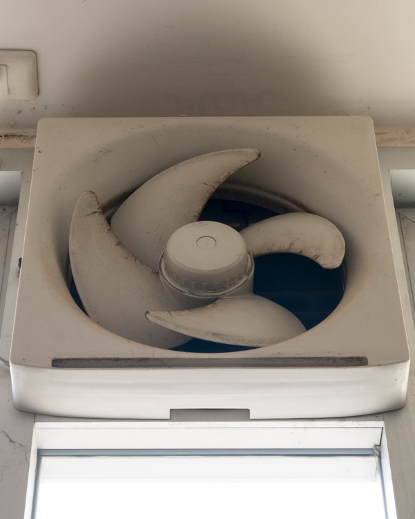 実家の古い換気扇を交換｜小さな工事で大きく変わる快適リフォーム